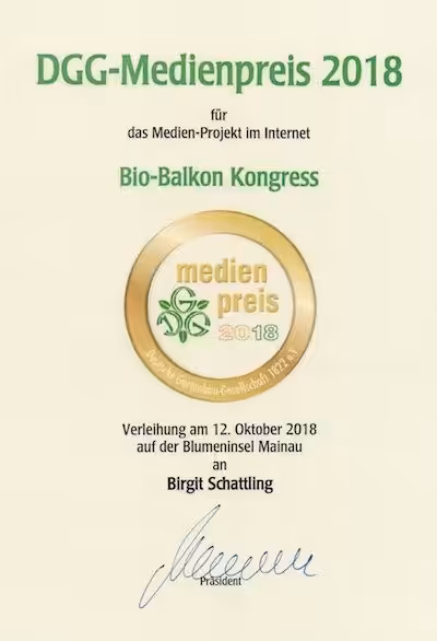 Dieses Bild hat ein leeres Alt-Attribut. Der Dateiname ist Medienpreis-2018-DGG-Deutsche-Gartenbaugesellschaft.jpg