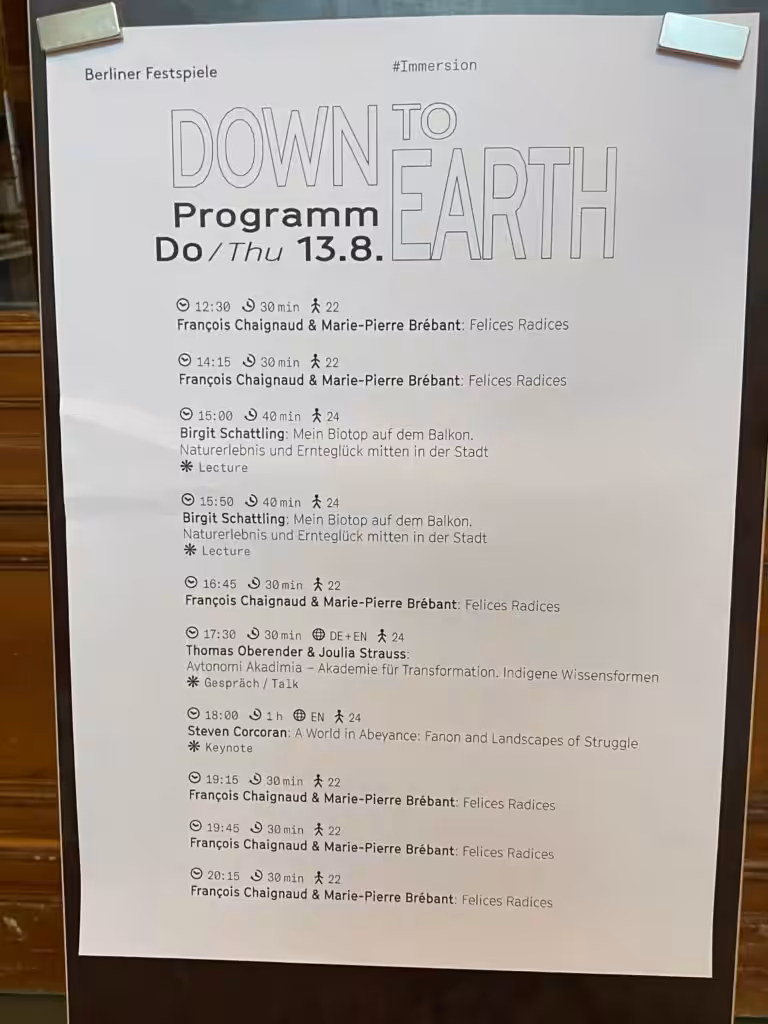 Wie können wir den Modus, in dem wir arbeiten, uns ernähren, reisen oder Ausstellungen machen, nachhaltig verändern?„Down to Earth“ ist eine Ausstellung und zugleich ein Unplugged-Programm mit täglich wechselnden Live-Angeboten im Berliner Gropius Bau. Bio-Balkon Botschafterin Birgit Schattling spricht über biologisches Gärtnern auf dem Balkon.