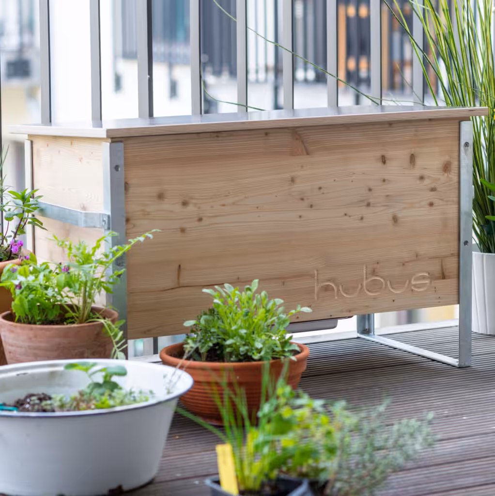 Diese Wurmkiste zur Wurmkompostierung als Dünger für den Balkon gibt es auch als Selbstbausatz.
