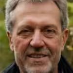 Der Wildpflanzenexperte und Gärtnermeister Friedhelm Strickler spricht beim Online Bio-Balkon-Kongress