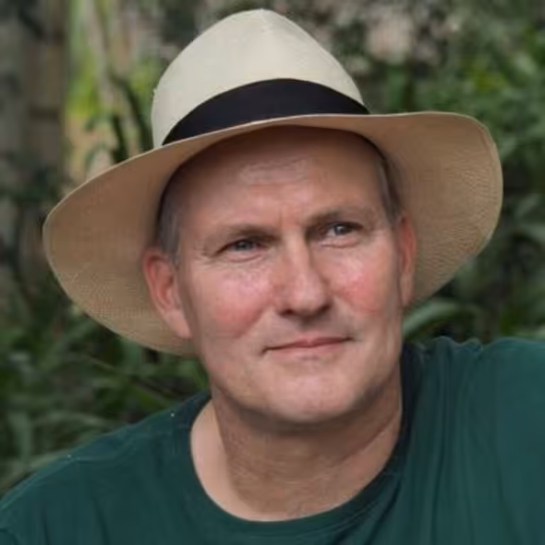 Gardener and nature photographer Helge Masch speaks at the Online Organic Balcony Congress
