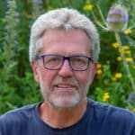 Der Wildpflanzenexperte und Gärtnermeister Friedhelm Strickler spricht beim Online Bio-Balkon-Kongress