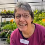 Beim Online Bio-Balkon-Kongress spricht die Floristin und Gärtnereiverkäuferin Sieglinde Frey.