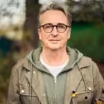 Der leidenschaftliche Gärtner und Gartenexperte Horst Mager spricht beim Online Bio-Balkon-Kongress zum entspannten, naturnahen Gärtnern.