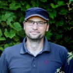 Tobias Bode spricht beim Online Bio-Balkon-Kongress zum naturnahen Kleingarten: Artenvielfalt und Ernteglück im Schrebergarten