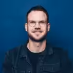 Der Dipl. Permakultur Designer (PKA) Holzer Permakultur-Praktiker René Franz spricht beim Online Bio-Balkon-Kongress.