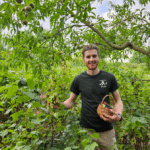 Landschaftsarchitekt und Gründer der Selbstfairsorger Akademie Til Genrich spricht beim Online Bio-Balkon-Kongress
